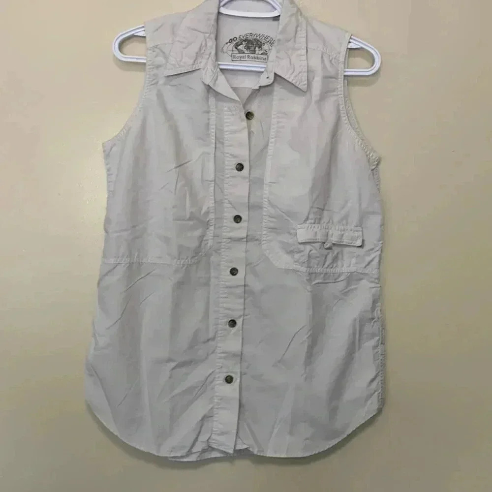 Royal Robbins sleeveless lightweight hiking top with large Velcro pockets